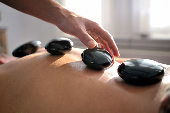 uitvoeren hot stone massage